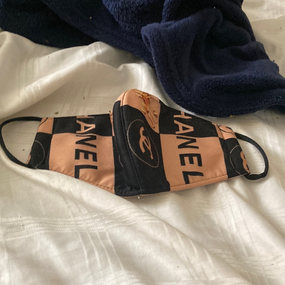 Chanel mask - Picture 1 of 1
